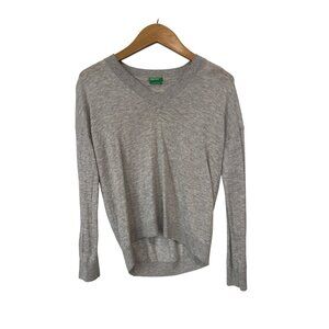 United Colors Of Benetton Sweater Size Small V Neck Long Sleeve Cashmere Blend